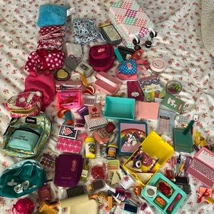 AMERICAN GIRL DOLL MYSTERY BOX